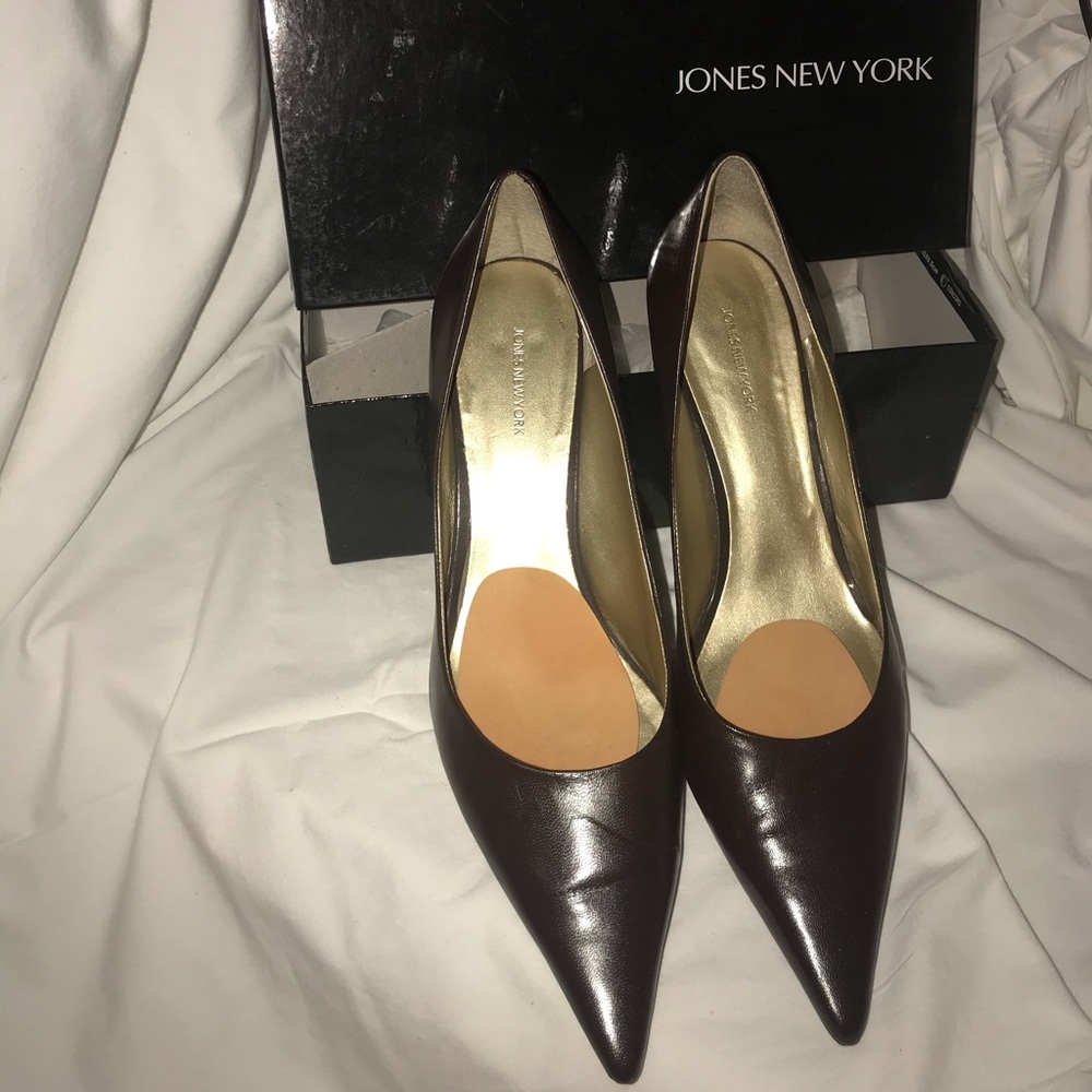 Brown pumps
